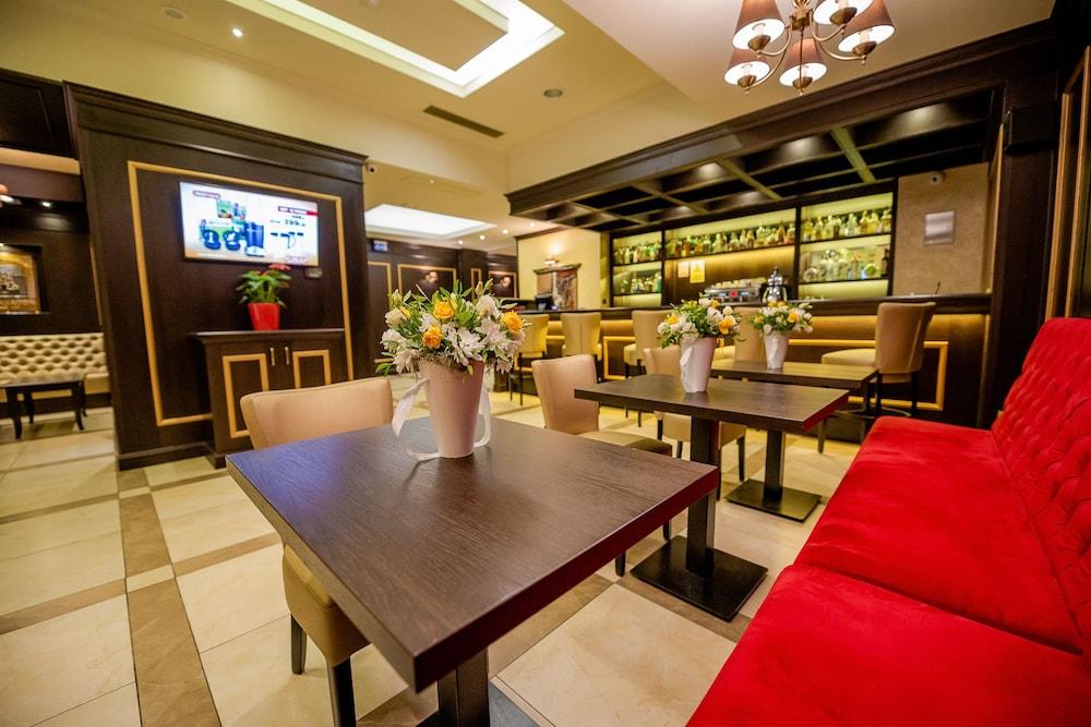 Ambasador Hotel